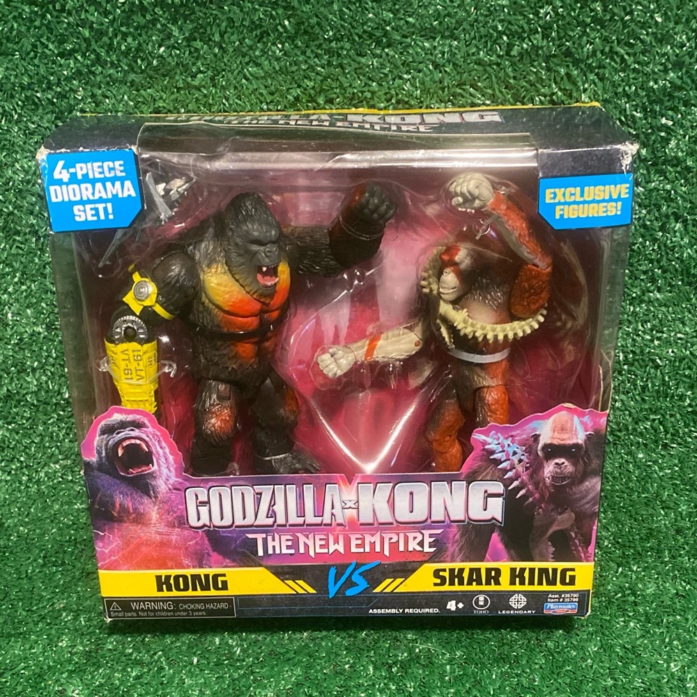 New in box Godzilla x Kong The new Empire 4-diorama set exclusive action figures